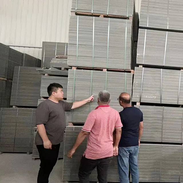 Paleta strojů na výrobu cihel